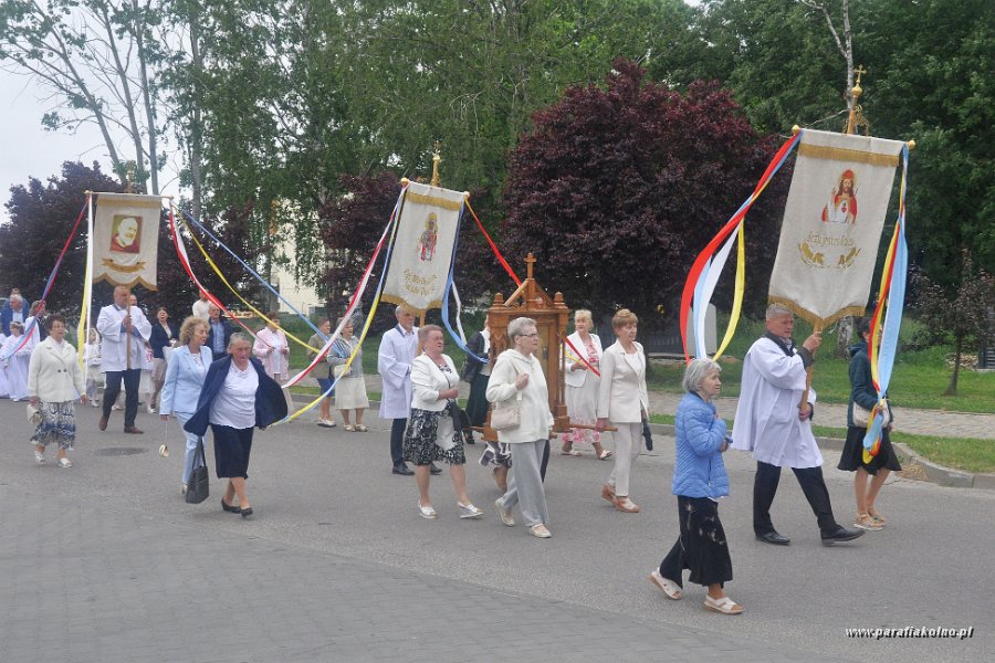 055 Procesja eucharystyczna.jpg